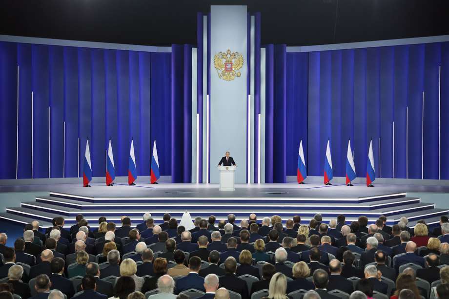 Parlamento ruso escuchando un discurso de Vladimir Putin. EFE/EPA/SERGEY SAVASTYANOV/SPUTNIK/KREMLIN POOL MANDATORY CREDIT
