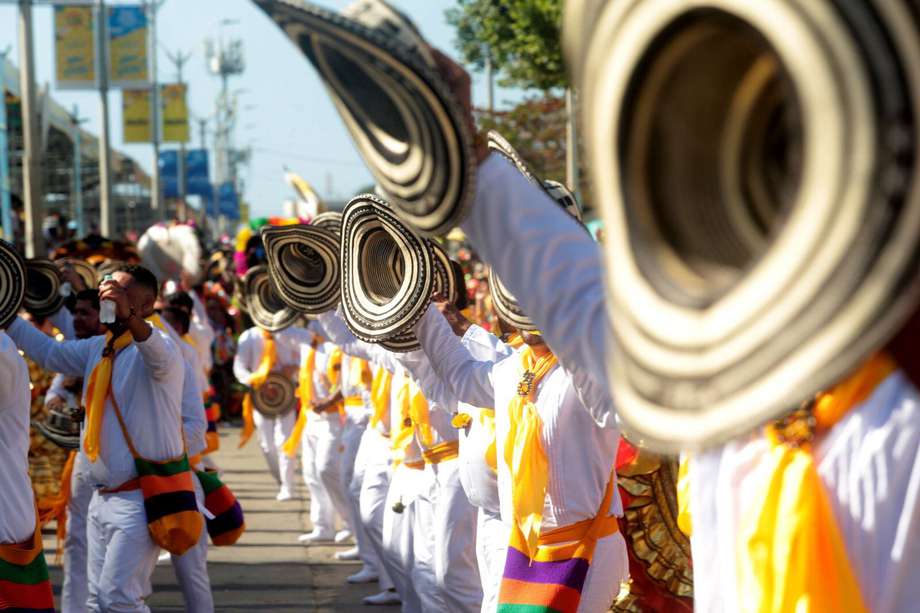 El Carnaval de Barranquilla es una fiesta enriquecida por las tradiciones, la creatividad y el sabor de los barranquilleros, grandes anfitriones de la alegría en el mundo.