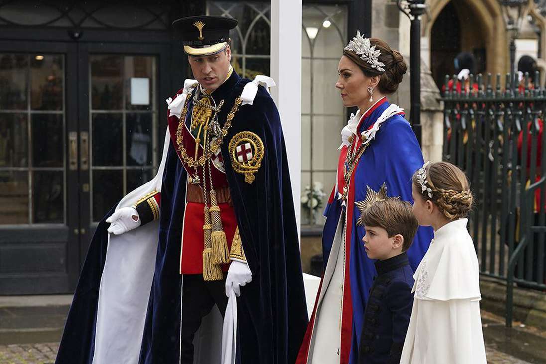 Catherine, princesa de Gales y el príncipe William, príncipe de Gales con la princesa Charlotte y el príncipe Louis