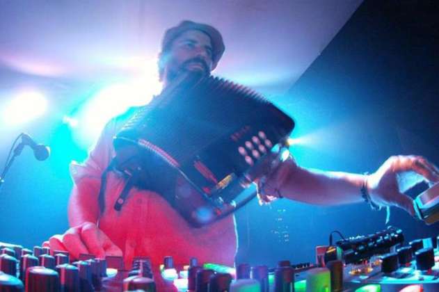 El DJ inglés que reconstruyó la música folclórica colombiana