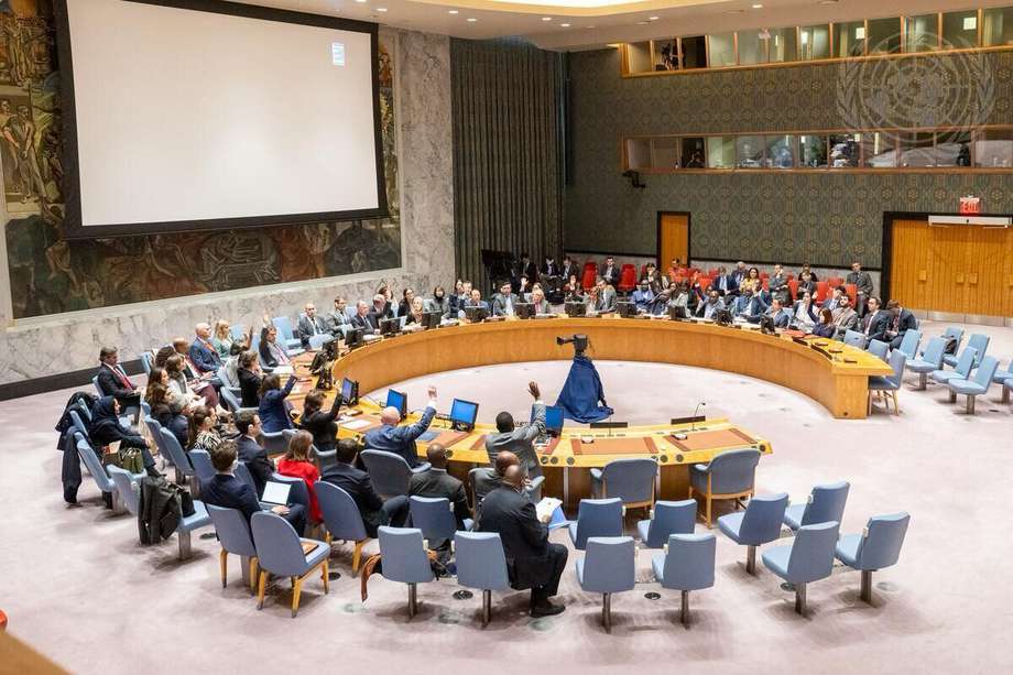 Por unanimidad, el Consejo de Seguridad reafirmó su pleno apoyo al Acuerdo Final de Paz y a los otros esfuerzos de ampliación de la paz en Colombia.