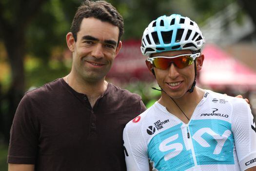 Pablo Mazuera junto a Egan Bernal en la carrera de ciclismo Oro y Paz. / Prensa Carrera Oro y Paz