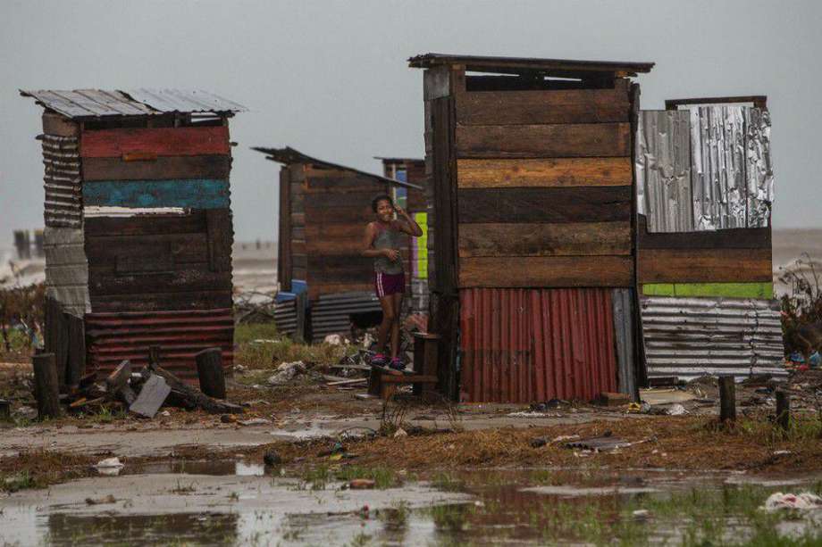 Playa Bilwi, Puerto Cabezas, en Nicaragua, fue una de las zonas más azotadas por los huracanes este año. / AFP