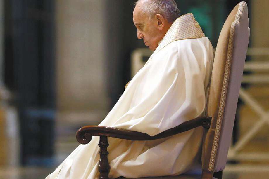 El papa Francisco sufre de la espalda y los pulmones, pero ha respondido bien a los tratamientos. 