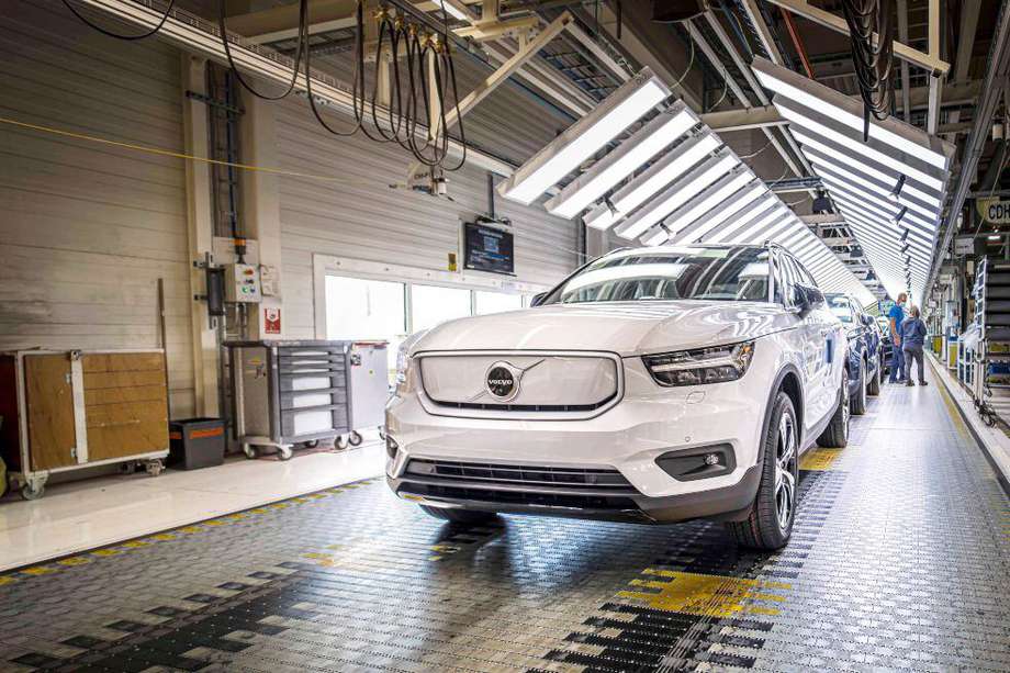 Volvo explora equipar carros con acero libre de fósiles