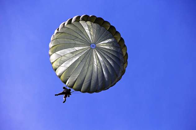 Paracaidista sobrevivió tras caer más de 60 metros de altura, en Antioquia 
