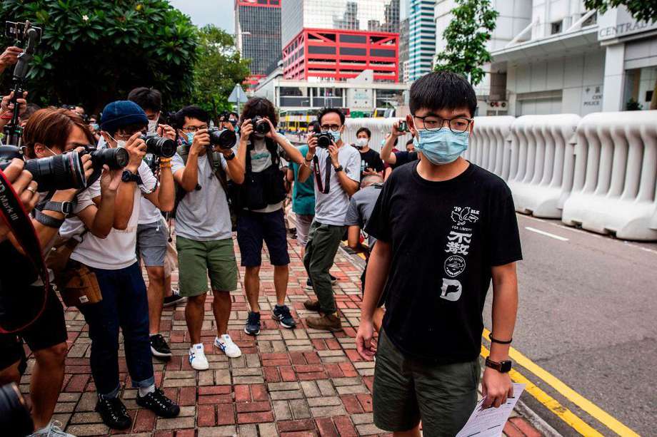 El activista Joshua Wong salió hoy bajo fianza.