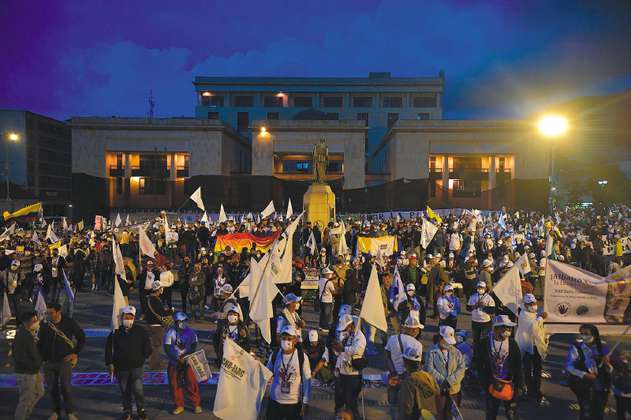 En Bogotá también persiguen a excombatientes y militantes del partido Comunes