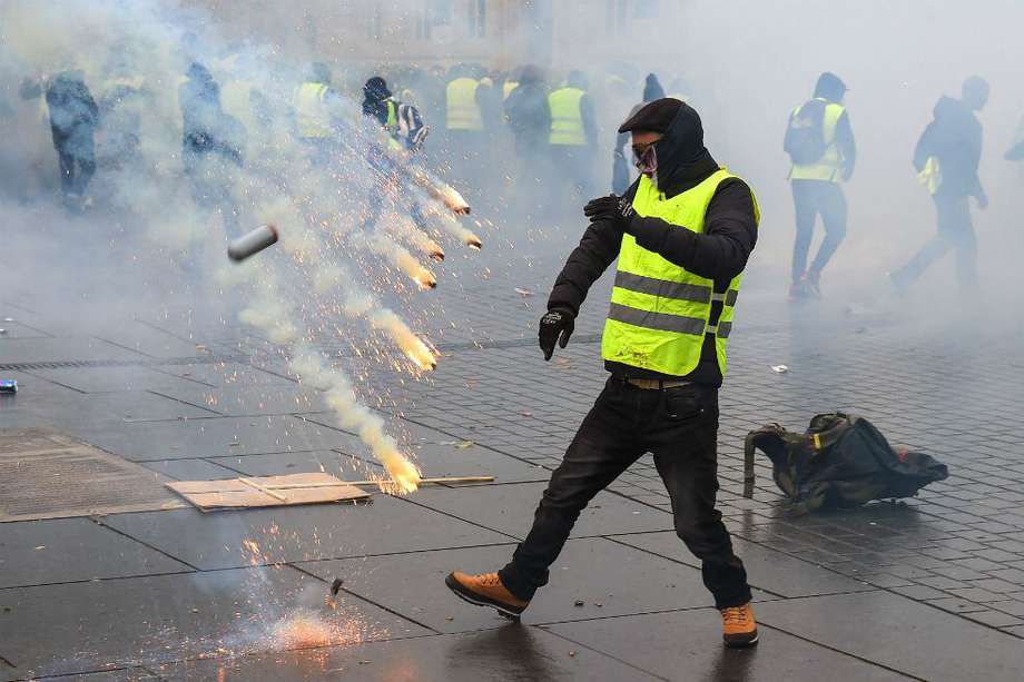 De acuerdo con Amnistía Internacional la represión a manifestantes en Francia creció durante la pandemia. / AFP 
