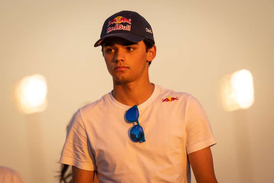 Sebastián Montoya, piloto de la Escudería Telmex Claro y del equipo Hitech Grand Prix de la F3, siendo piloto júnior de Red Bull.