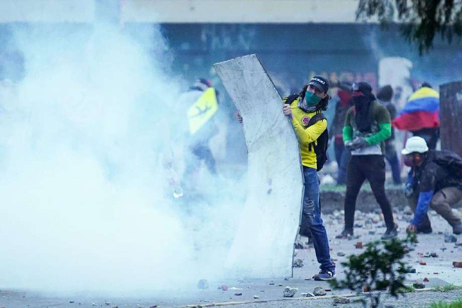 Imagen Referencia - 
enfrentamientos entre manifestantes y agentes del ESMAD en el Valle del Cauca.