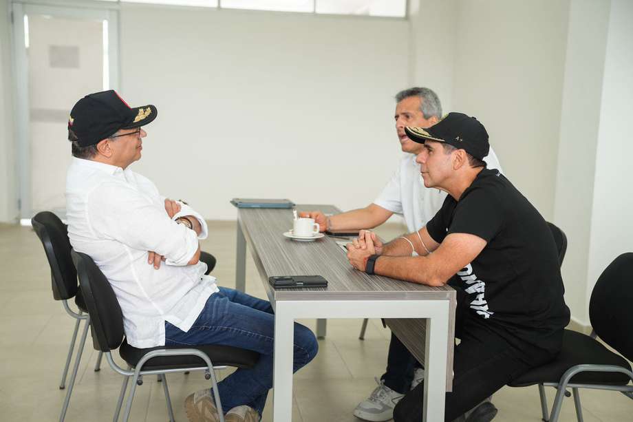 Gustavo Petro y Alejandro Char se reunieron. También asistió el ministro del Interior Luis Fernando Velasco. 