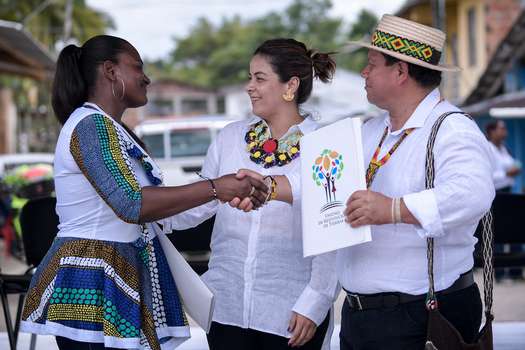 Ministerio de Agricultura y Unidad de Restitución de Tierras entregan sentencia de restitución de derechos territoriales a Cocomopoca.