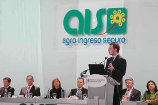 Exministro Andrés Felipe Arias en evento de Agro Ingreso Seguro.