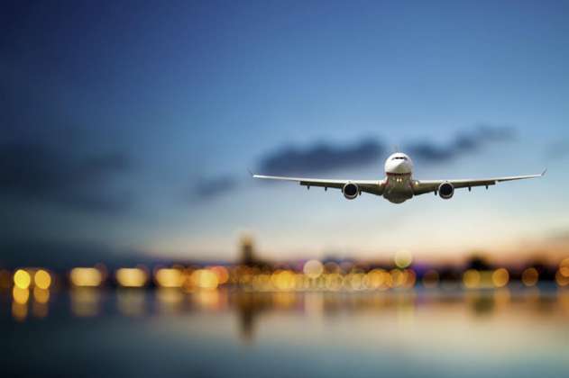 Aerolíneas caen por advertencia de baja demanda hasta 2025