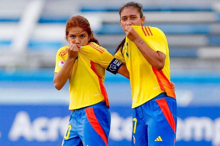 Gabriela Rodríguez (izq) es una de las figuras de la selección de Colombia en el Sudamericano Femenino Sub-20.