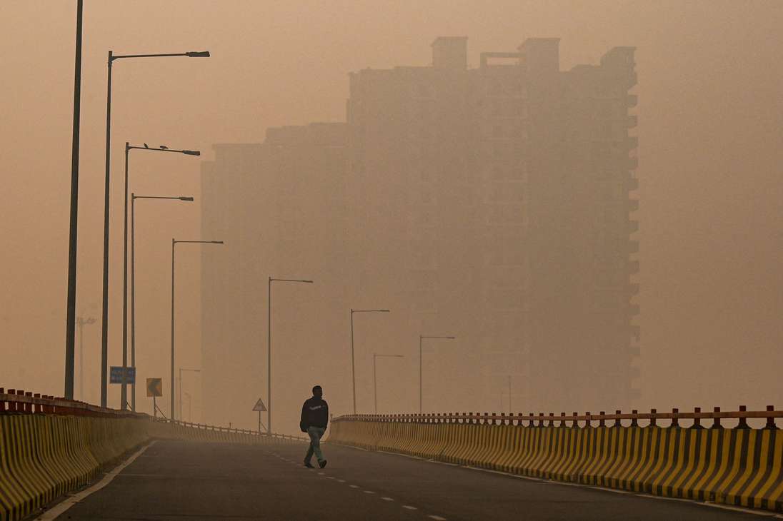 Un informe de la ONG suiza IQAir señaló en 2020 que 22 de las 30 ciudades más contaminadas del mundo se encuentran en India, a lo que se suma que Nueva Delhi recibió el título de la capital más contaminada del planeta.