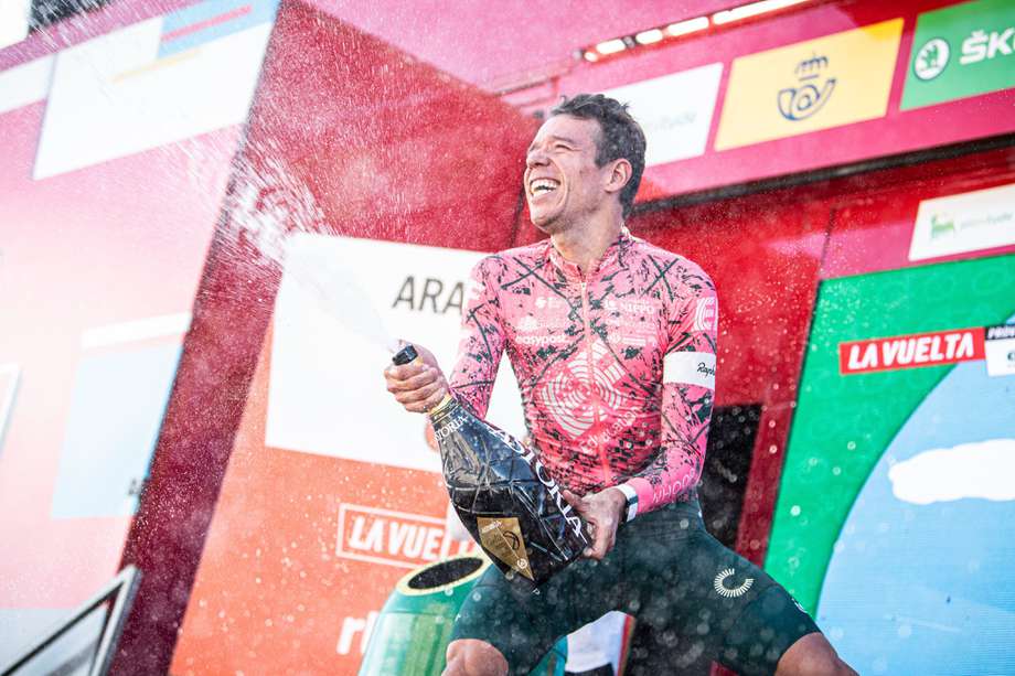 El pedalista colombiano Rigoberto Urán durante la celebración de su primera victoria en la Vuelta a España.