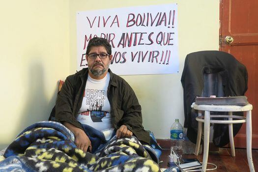 El boliviano Henry Rojas cumple 16 días de huelga en contra de la repostulación del presidente de Bolivia, Evo Morales. / EFE