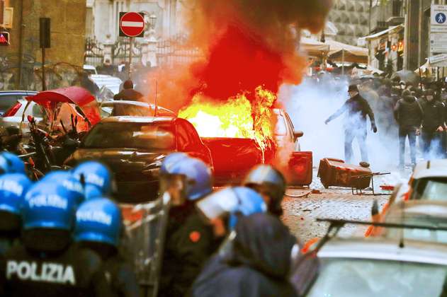 Champions League: caos en Nápoles por enfrentamientos de hinchas alemanes