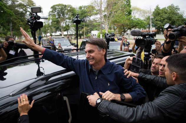 Bolsonaro lidera con un 49 %, según el primer escrutinio parcial en Brasil