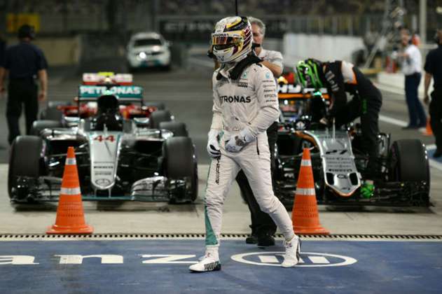 Hamilton se mantiene en lucha por el título de la F1: ganó la 'pole' en Abu Dabi