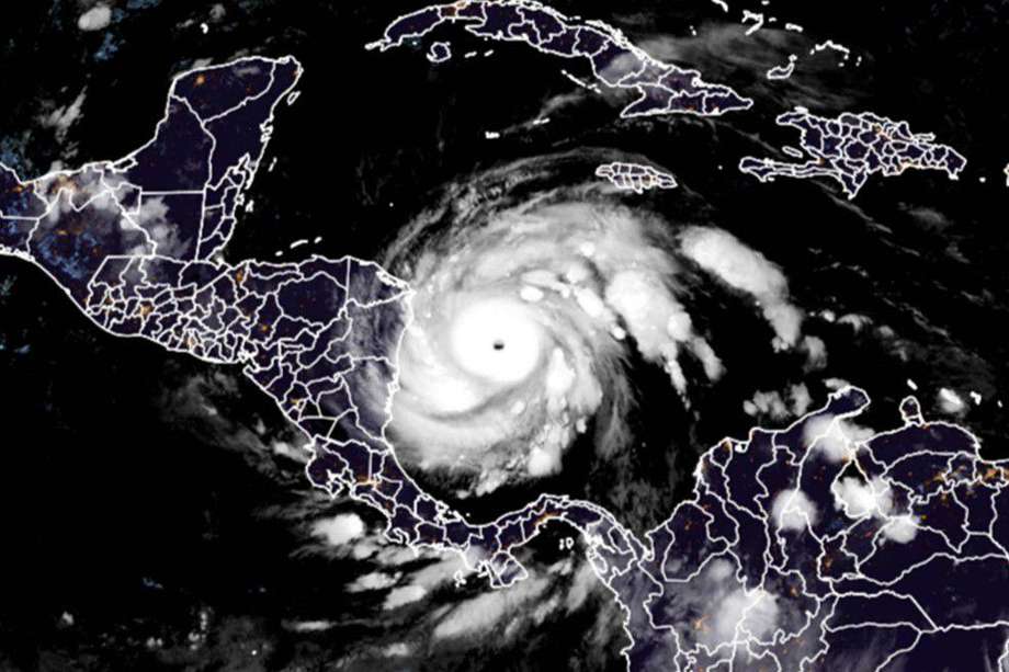Imagen del huracán Iota, que se encuentra en categoría 4 pero, posiblemente, pasará a categoría 5.