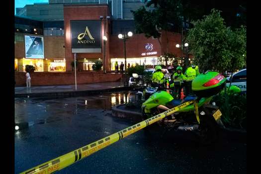 El atentado al centro comercial Andino ocurrió el 17 de junio de 2017, a las 5:00 p.m. cuando un artefacto explosivo detonó en el baño de mujeres.