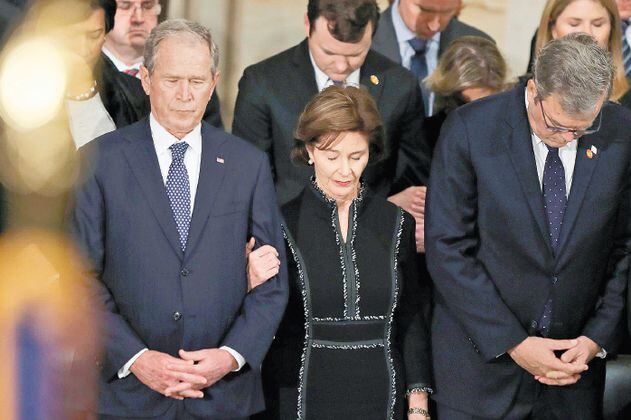La dos caras de George H.W. Bush