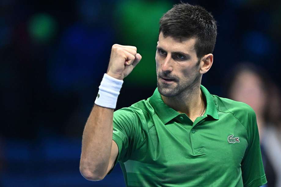 Novak Djokovic celebra un punto en el partido contra Daniil Medvedev.
