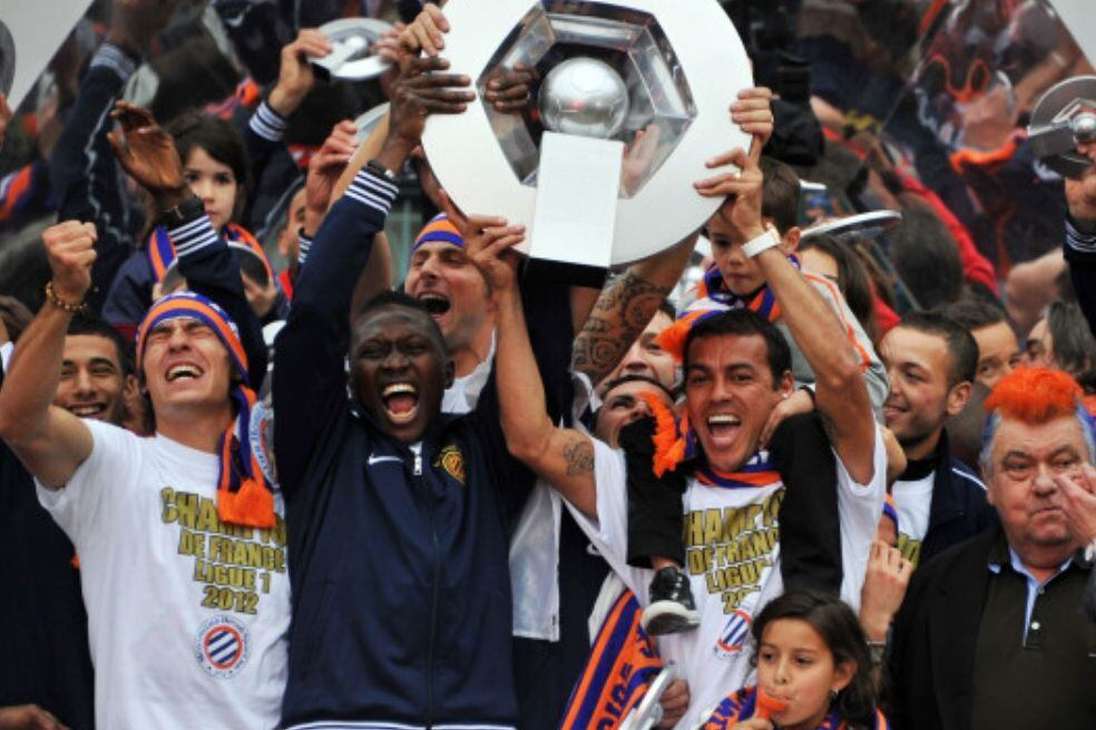 La primera sorpresa para PSG llegó pronto, en el primer año en el que los cataríes invirtieron en el equipo, cuando el modesto Montpellier Hérault S. C. se coronó campeón de la Ligue 1 en 2012.