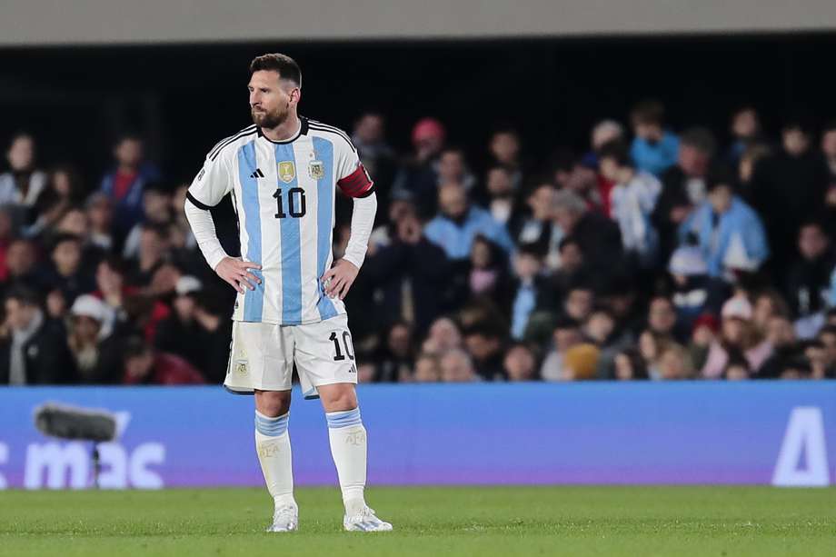 Argentina  Leo Messi enciende las alarmas: Se somete a pruebas médicas y  peligra su presencia en Bolivia - Eurosport
