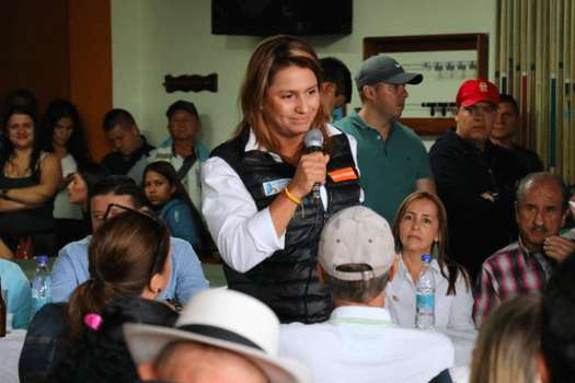 Paola Holguín retiró su candidatura presidencial para apoyar a Óscar Iván Zuluaga. 