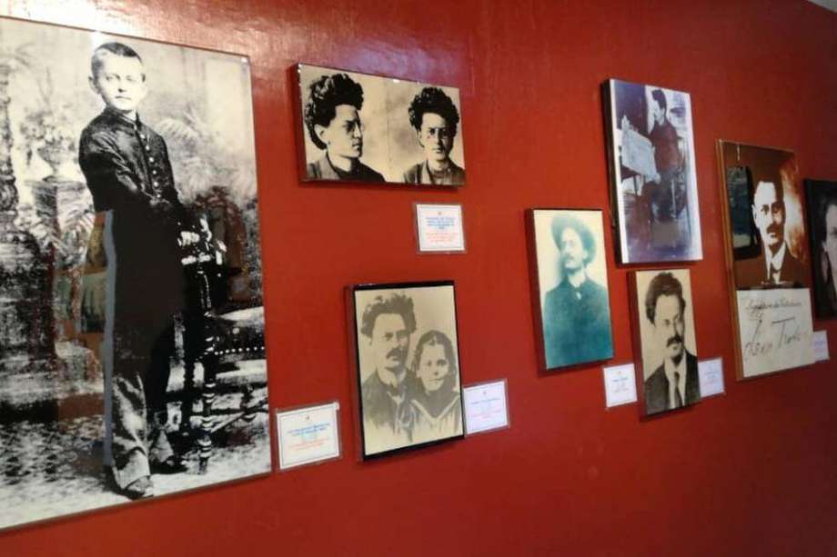 Esta fotografía fue tomada en el Museo Casa de León Trotsky, que actualmente también es sede del Instituto del Derecho de Asilo.