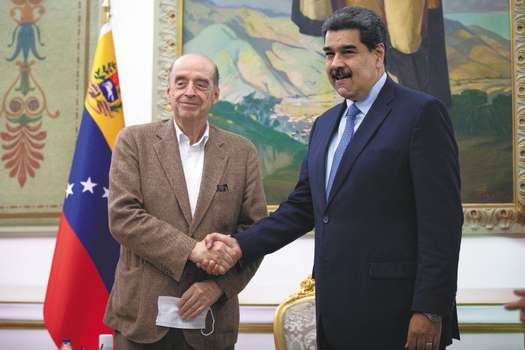 El pasado 3 de octubre, en Caracas, el canciller Álvaro Leyva se reunió con el presidente de Venezuela, Nicolás Maduro, oficializando así la nueva etapa de las relaciones entre ambos países.