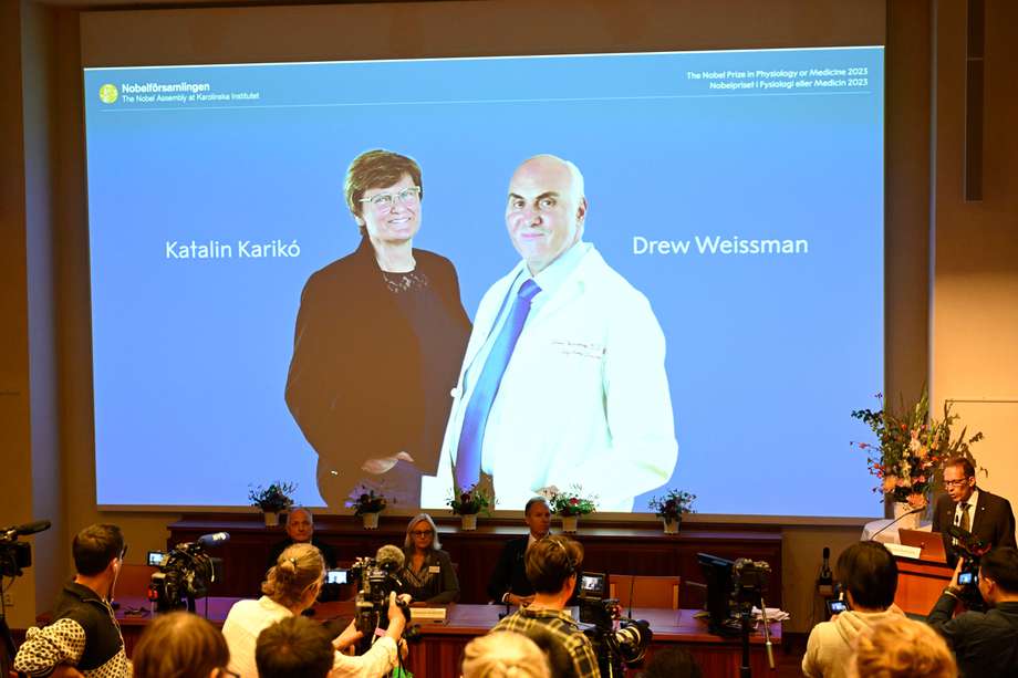 Fotografía de los dos galardonados con el Premio Nobel de Medicina. 