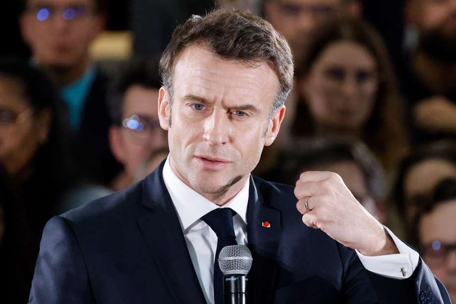 El presidente francés, Emmanuel Macron durante una reunión de trabajo 500 días antes de los Juegos Olímpicos y Paralímpicos de Verano de París 2024 en la prefectura de París.