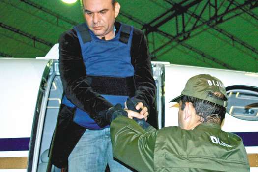 Salvatore Mancuso fue extraditado e 13 de mayo de 2008 a Estados Unidos, junto con otros 13 exjefes paramilitares quienes fueron condenados por cargos de narcotráfico y lavado de activos. La mayoría de ellos están terminando de cumplir sus condenas.