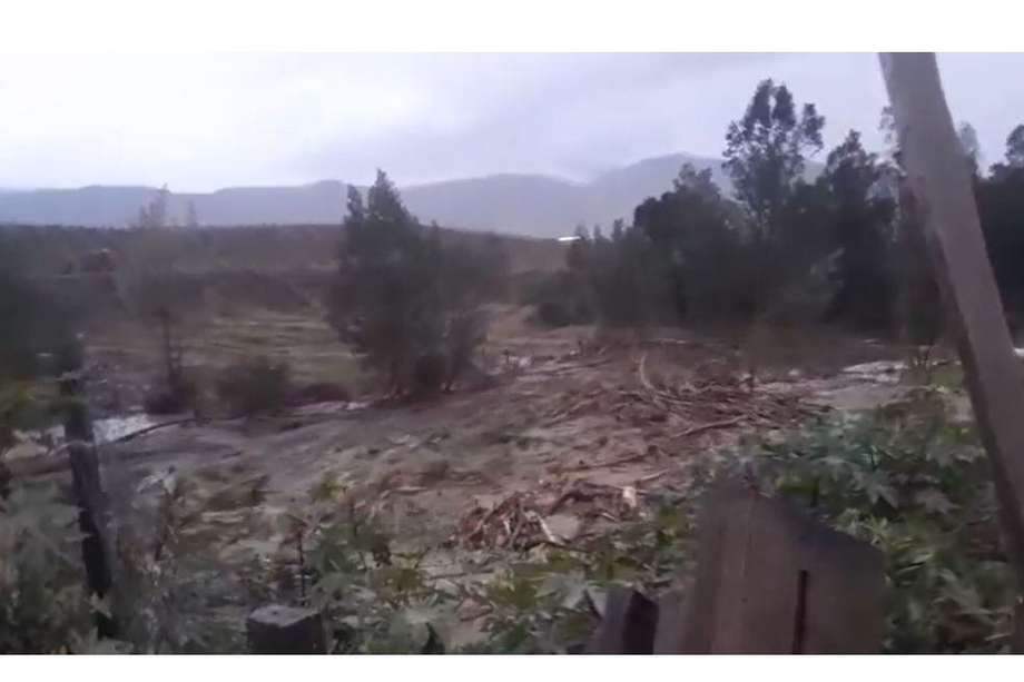 Desde el miércoles, en Urrao (Antioquia) se registró una avenida torrencial del río.