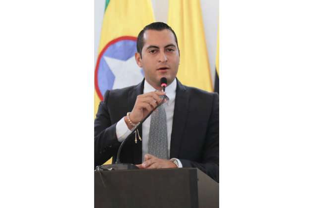 Renunció Jhon Marcell Pinzón, el concejal más “vago” de Bucaramanga