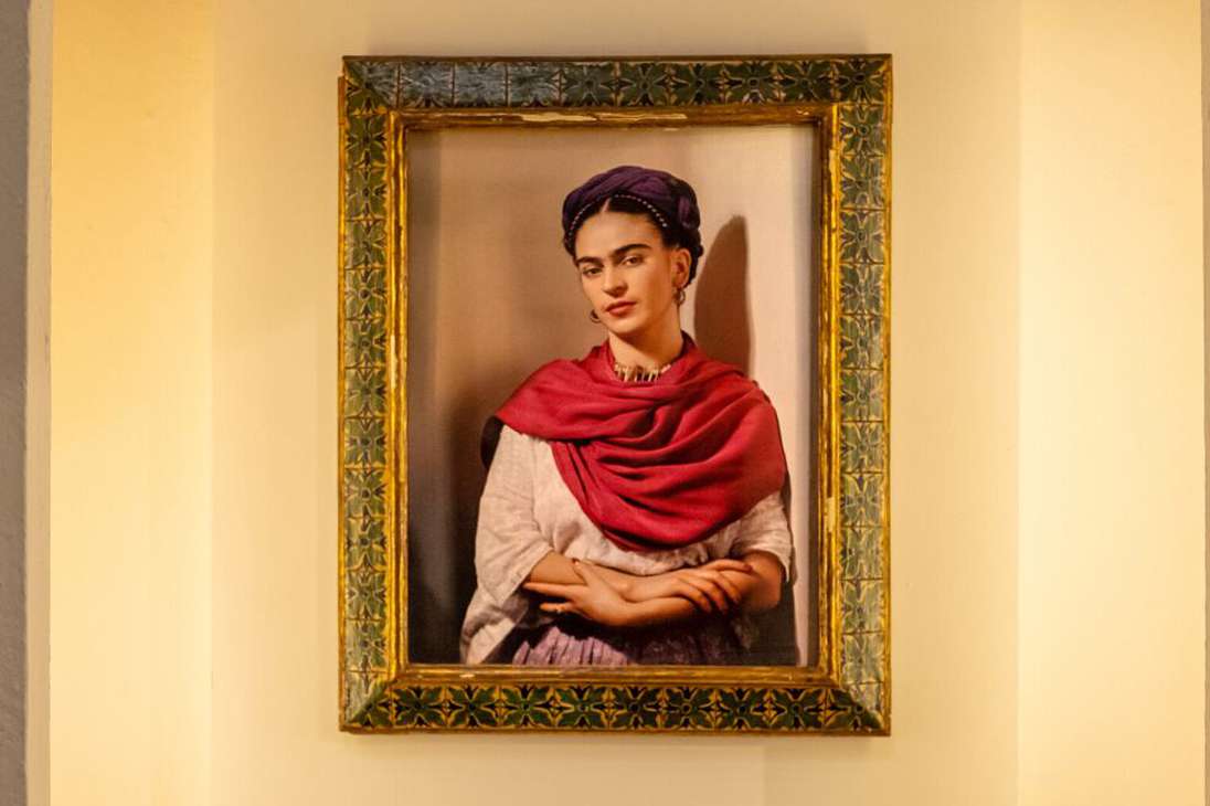 “El mundo es de quien nace para conquistarlo y no de quien sueña que puede conquistarlo”: Frida Kahlo