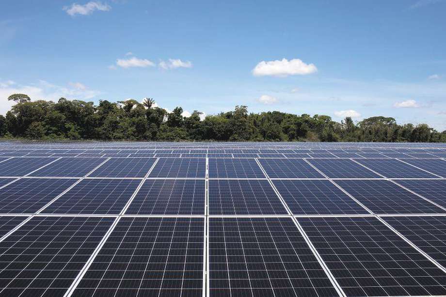 Solar panels in a field in Colombia. Photographer: Nicolo Filippo Rosso/Bloomberg
