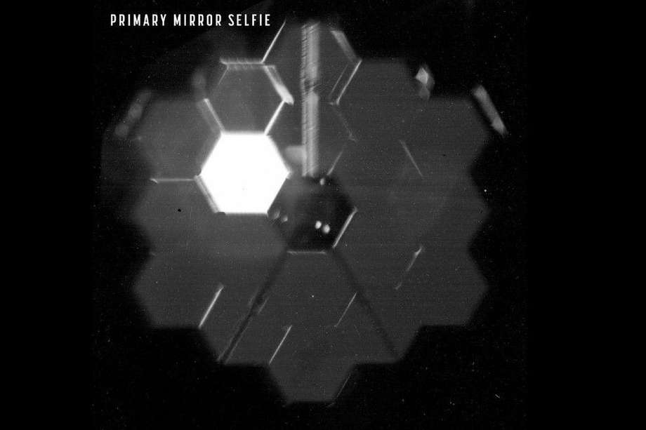 Esta es la primera imagen tomada por el telescopio espacial James Webb.