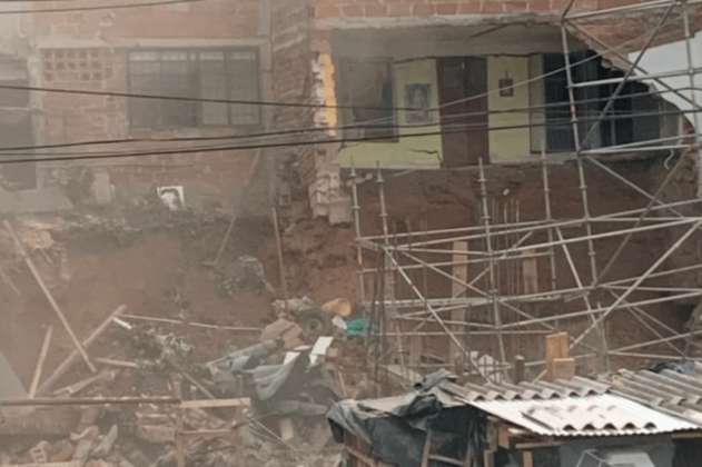 Dos casas derribadas después del colapso de una construcción en Envigado