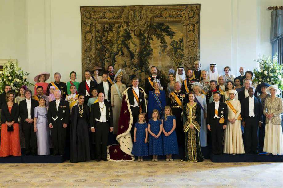Los reyes de los Países Bajos ofrecieron una recepción a sus invitados de las 18 casas reinantes del mundo. / EFE-AFP