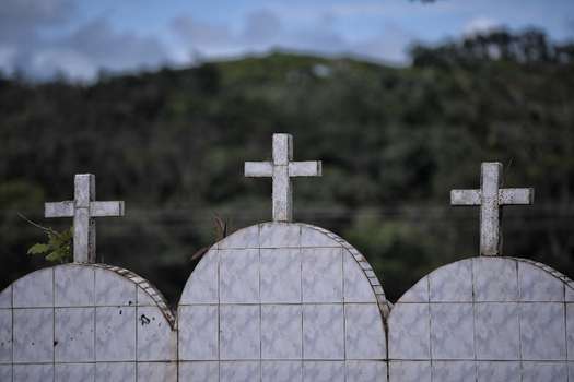 Los cementerios municipales y locales han sido lugares de inhumación irregular de cuerpos, lo que ha hecho de estos espacios puntos estratégicos para buscar a personas desaparecidas.