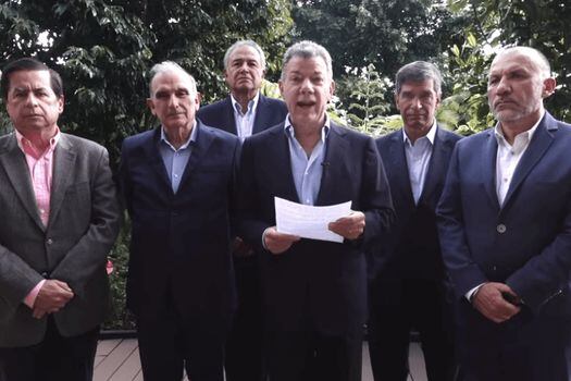 Tras el anuncio de "Márquez", Santos reunió a su equipo negociador para defender el Acuerdo de Paz. / Captura de pantalla de Twitter