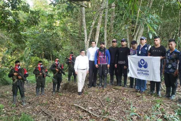 El Eln libera a seis miembros de la Fuerza Pública en Arauca
