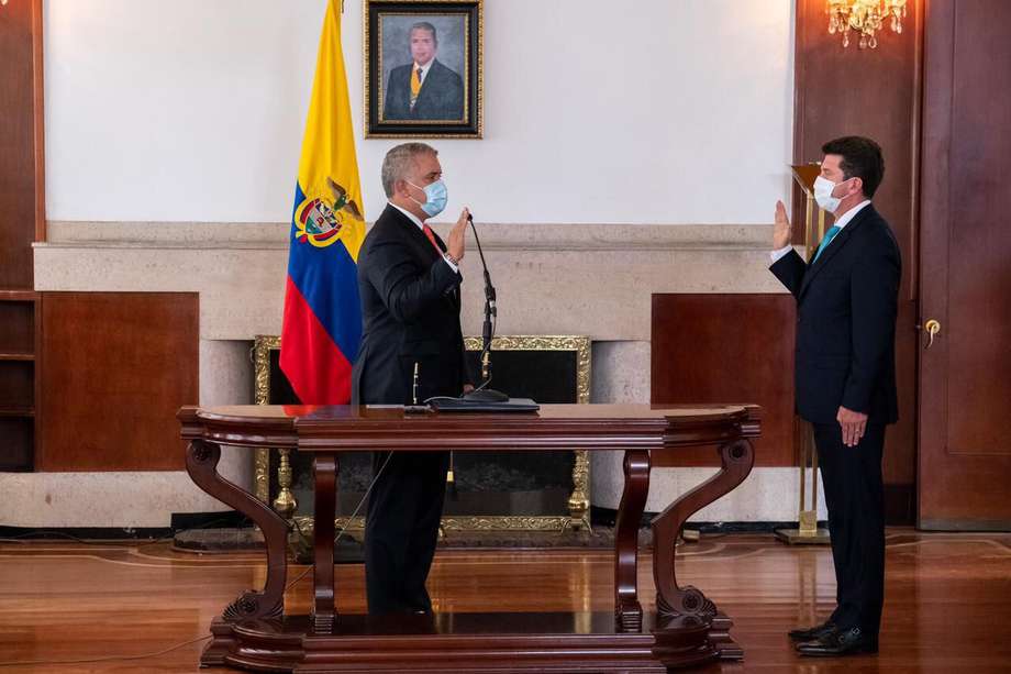 El presidente Iván Duque, al tomar juramento de Diego Molano como ministro de Defensa.