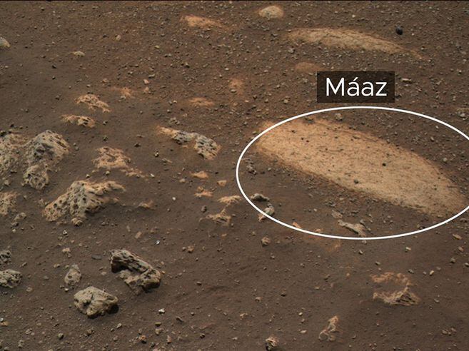 Máaz es una de las rocas que Perseverance ha estudiado. El rover ha determinado que es químicamente parecida a las rocas basálticas de la Tierra.